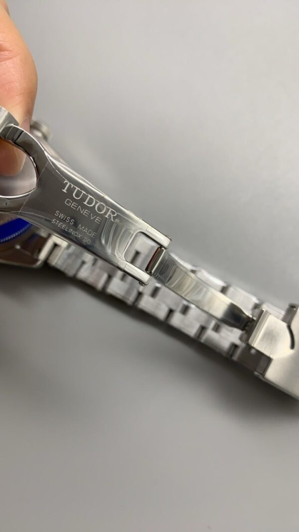 Tudor Black Bay GMT Pepsi - Image 9